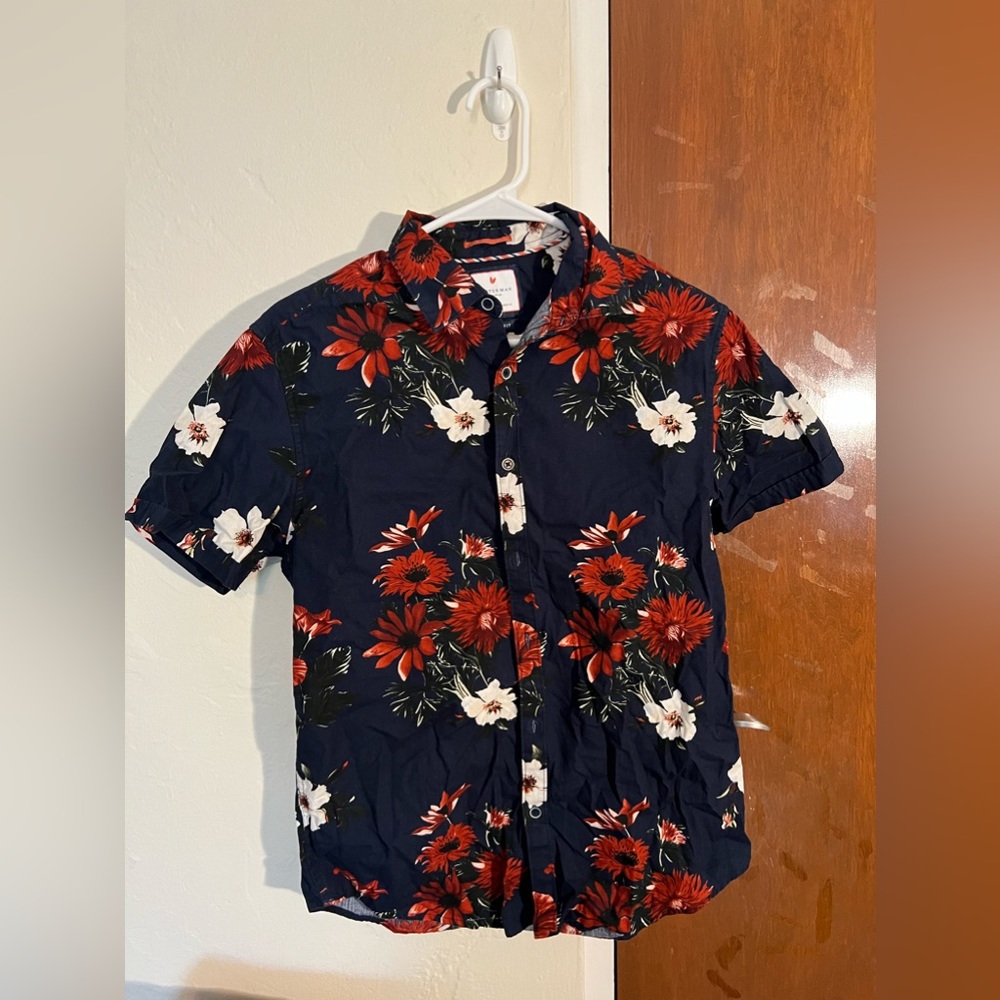 Brand: Catus Man
Size: Medium
Material: Cotton
Color: Navy Blue